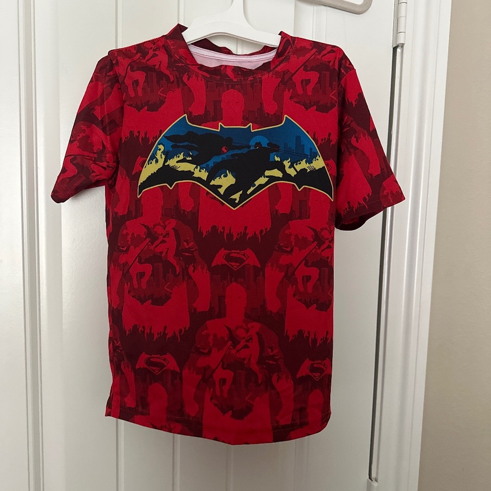 Batman v Superman Dawn of Justice Boys Graphic Tee Size S (6/7)